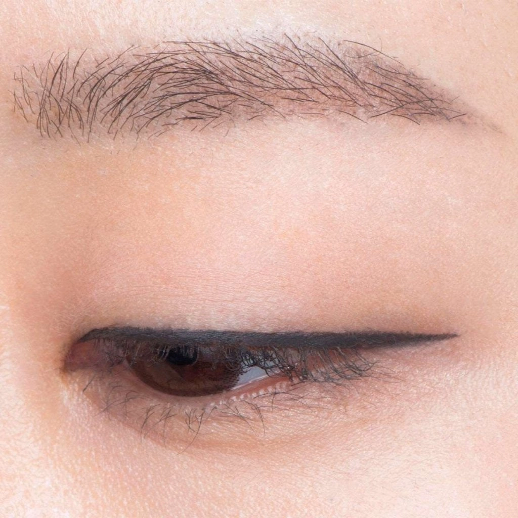 Eco Soul Powerproof Super Slim Eyeliner /Uzun Süre Kalıcı Suya Dayanıklı Süper İnce Eyeliner