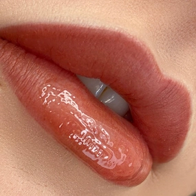 LIPS TATTOOING/PMU