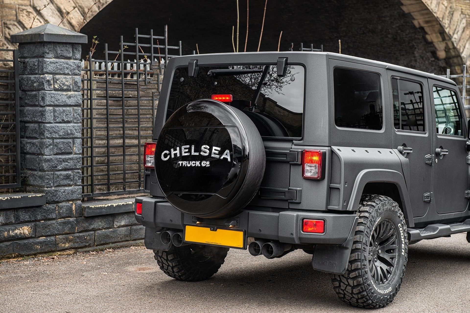 Mirror Lettering for Chelsea Truck Company Hard Spare Wheel Cover