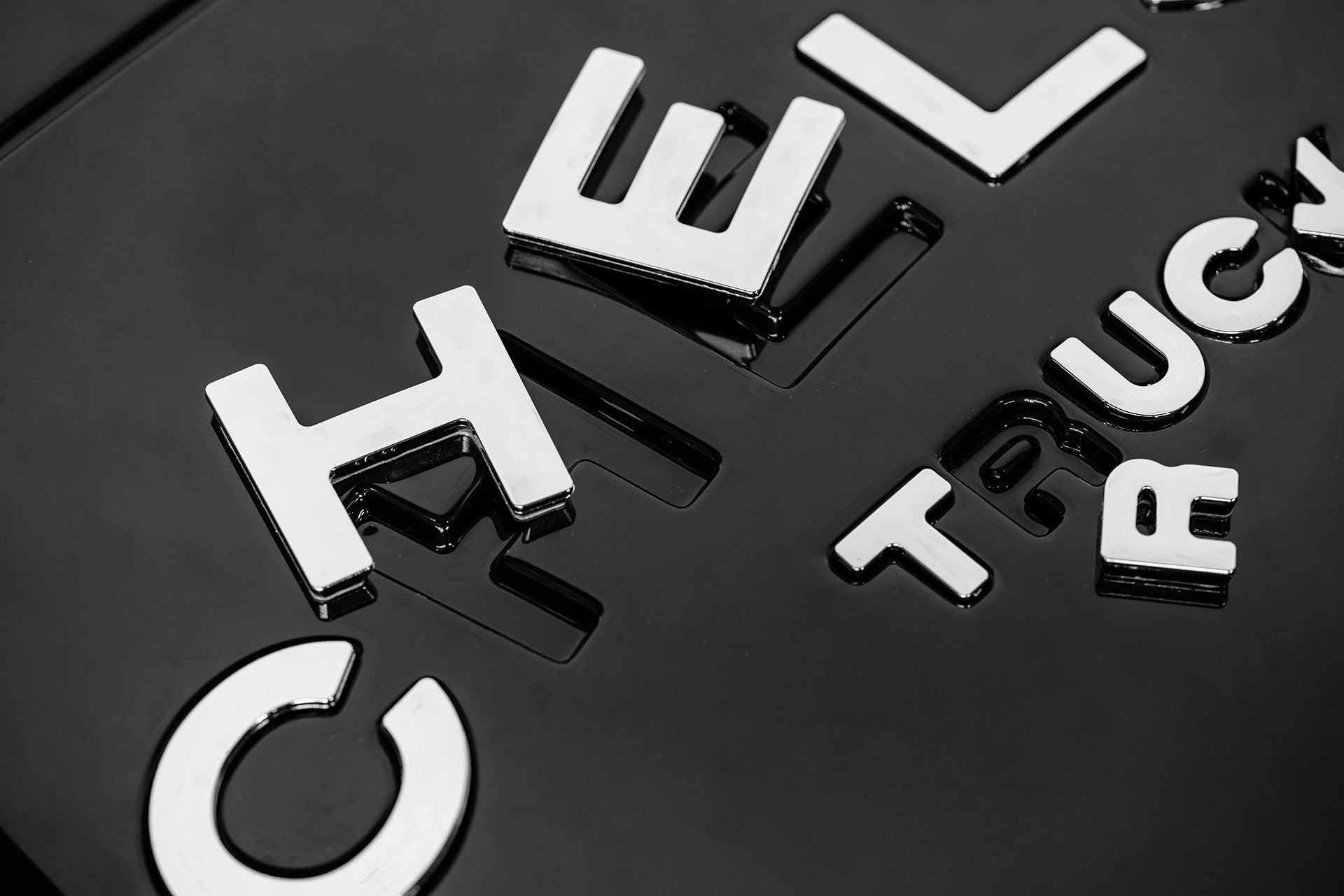 Mirror Lettering for Chelsea Truck Company Hard Spare Wheel Cover