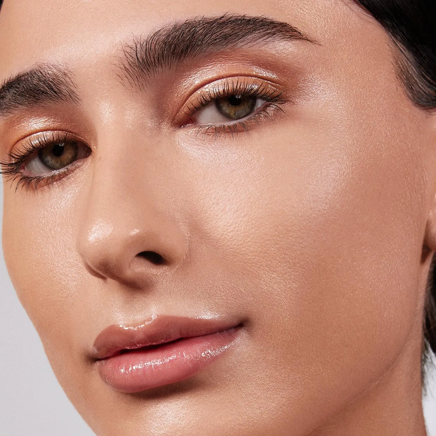 Morphe Lightform Liquid Foundation - Extended Hydration Foundation Makeup with a Lasting, Natural Radiant Finish - Long-Wearing Formula with Buildable, Medium Coverage - Medium 10C (1.01 fl oz)
