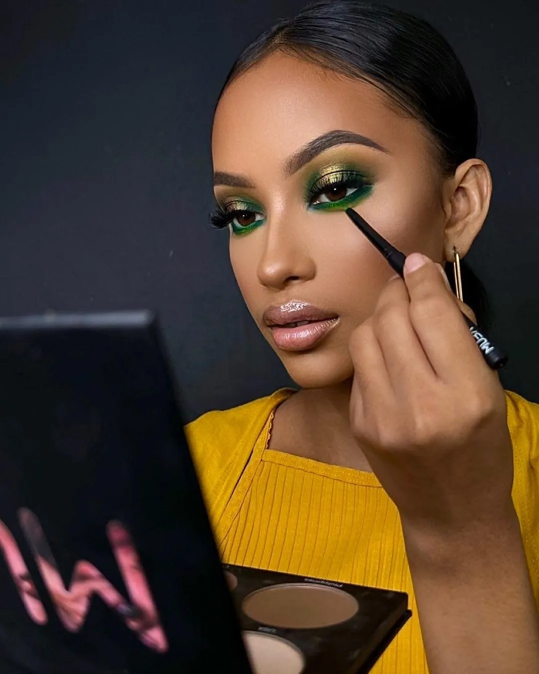MUBA COSMETICS Eye Pencil “Venom” - Waterproof Eyeliner Pencil, Long Lasting Eye Liner Pencils for Eye Makeup - No Budge Under Eye Pencil Eyeliner, Creamy Eye Pencils, Eyeliner Pencils for Precise Finish -GREEN