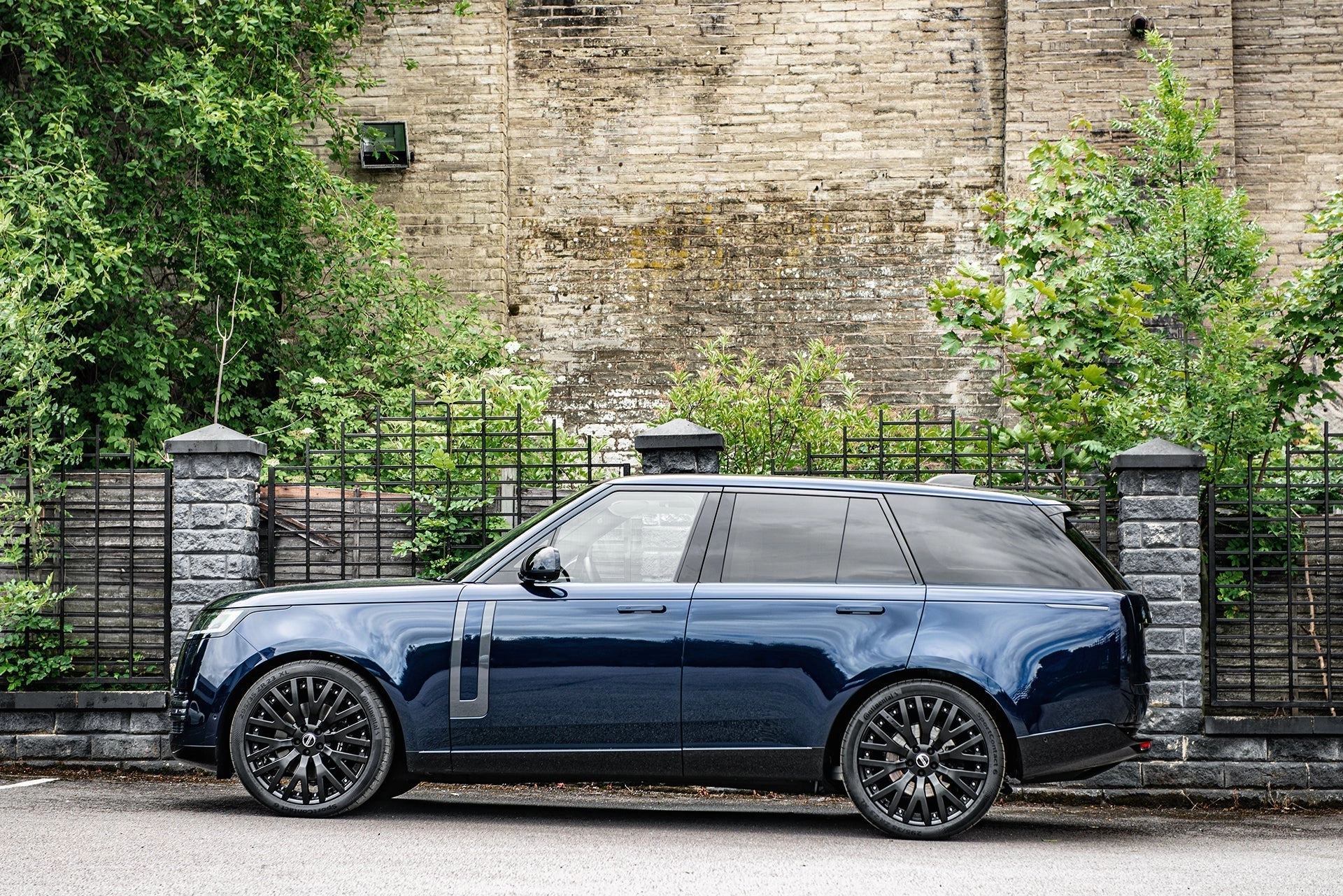 Range Rover Sport (2022-Present) RS-2 Light Alloy Wheels