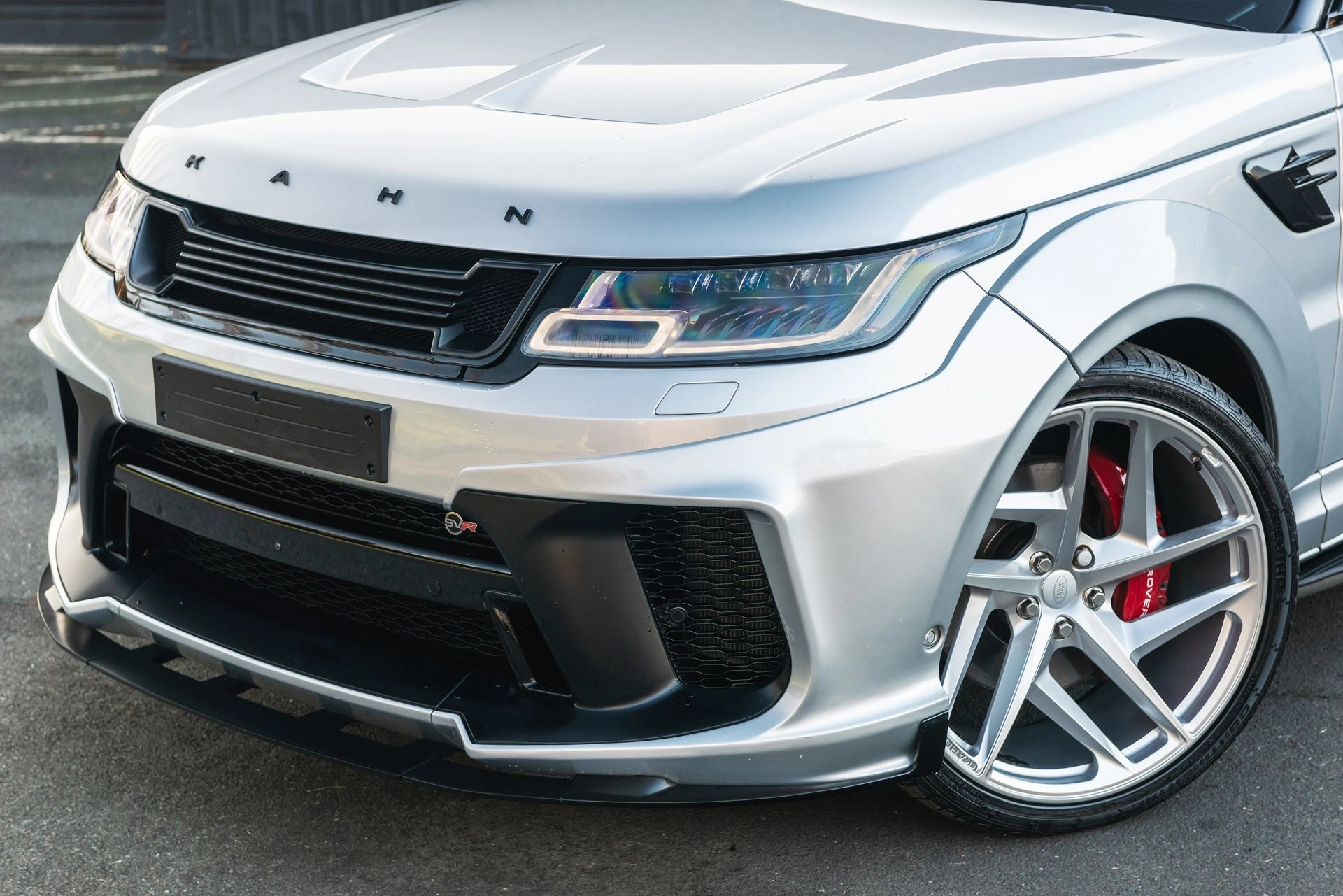 Range Rover Sport SVR Pace car - Silver Exterior