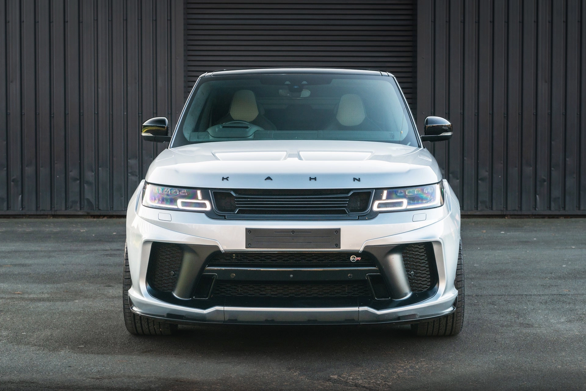 Range Rover Sport SVR Pace car - Silver Exterior